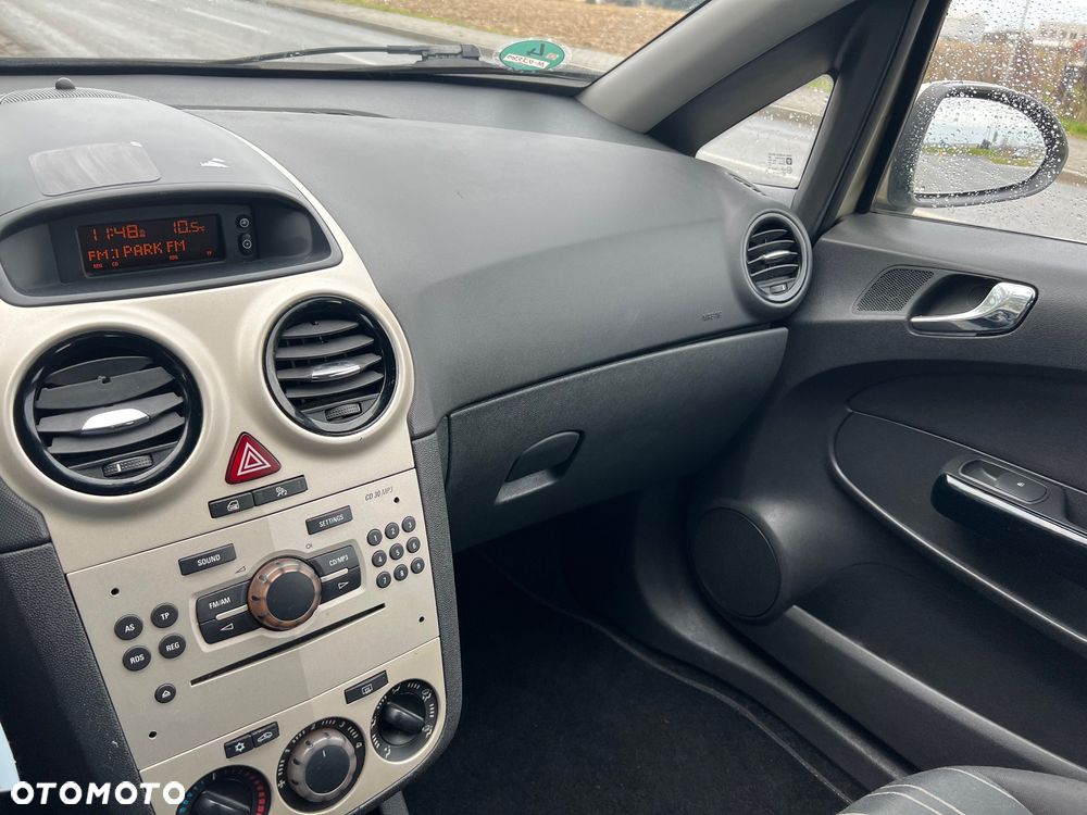 Opel Corsa 1.4 16V Edition - 8