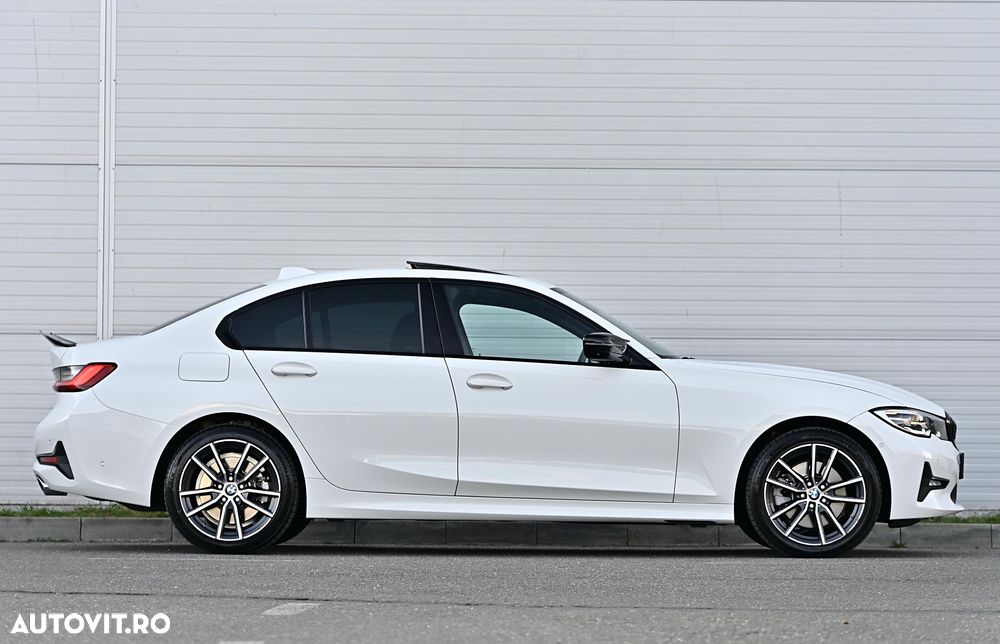 BMW Seria 3 330i xDrive Aut. Luxury Line - 8