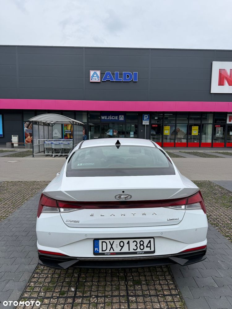 Hyundai Elantra - 17