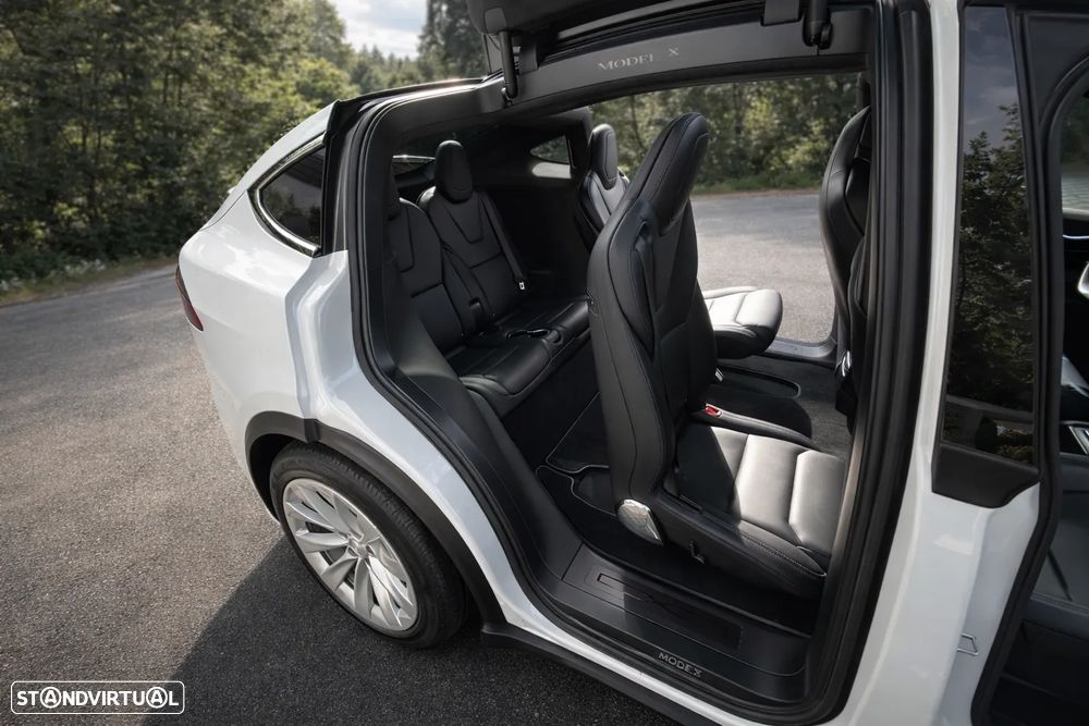 Tesla Model X 100D - 17