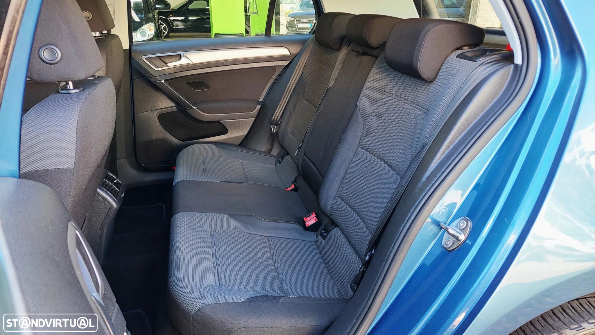 VW Golf 1.6 TDi Trendline BlueMotion - 19