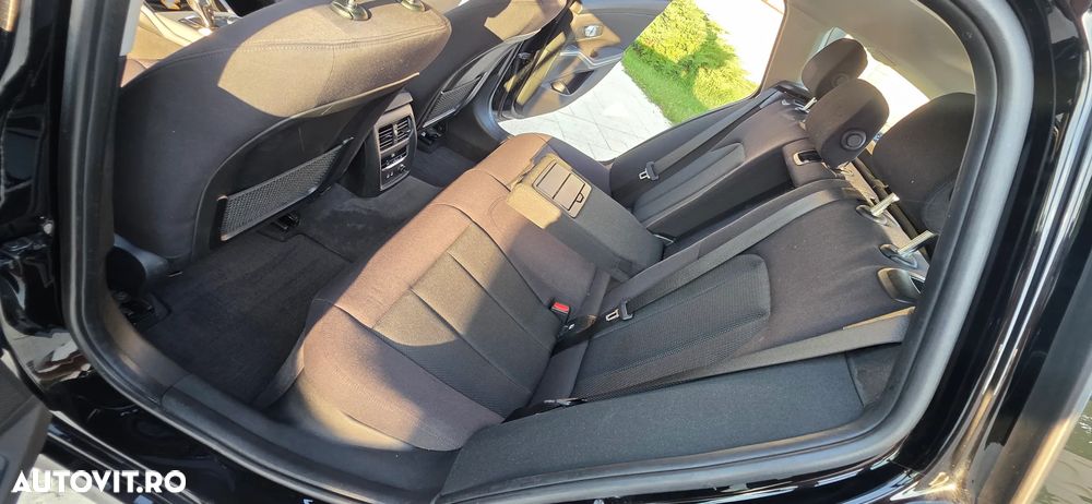 BMW Seria 3 318d Aut. Edition M Sport Shadow - 24