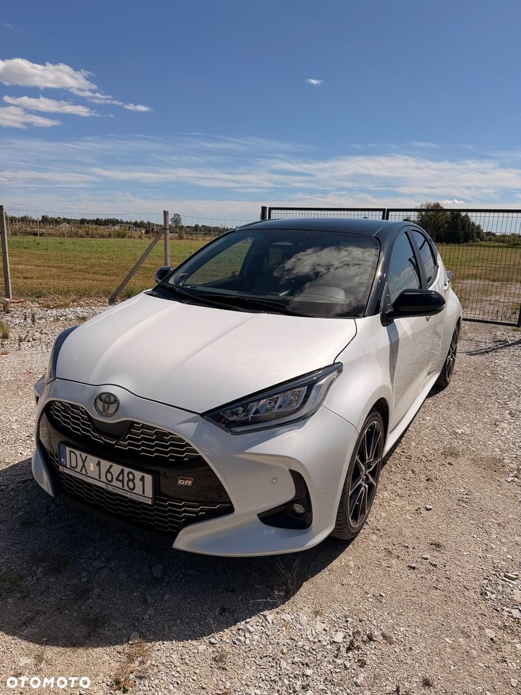 Toyota Yaris Hybrid 1.5 GR Sport - 1