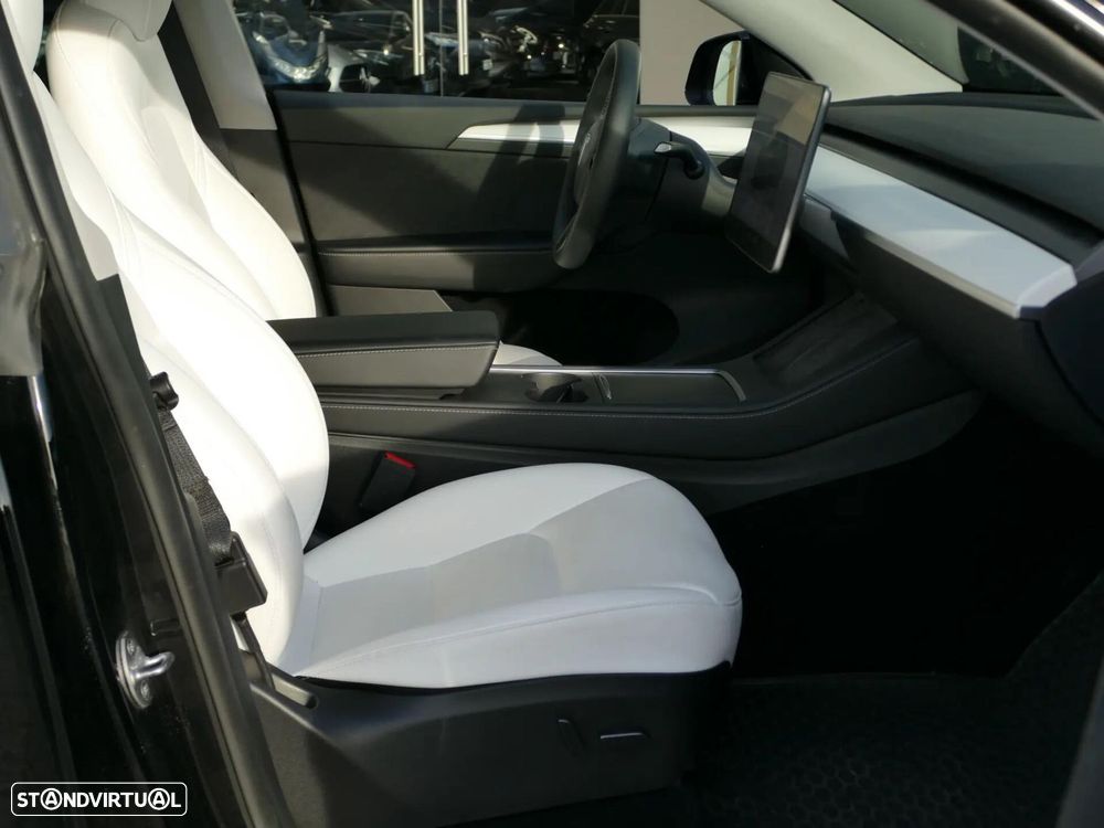 Tesla Model Y Standard - 28
