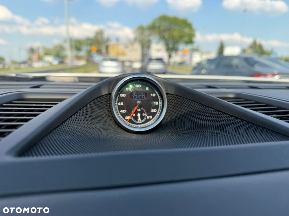 Porsche Panamera GTS PDK - 25