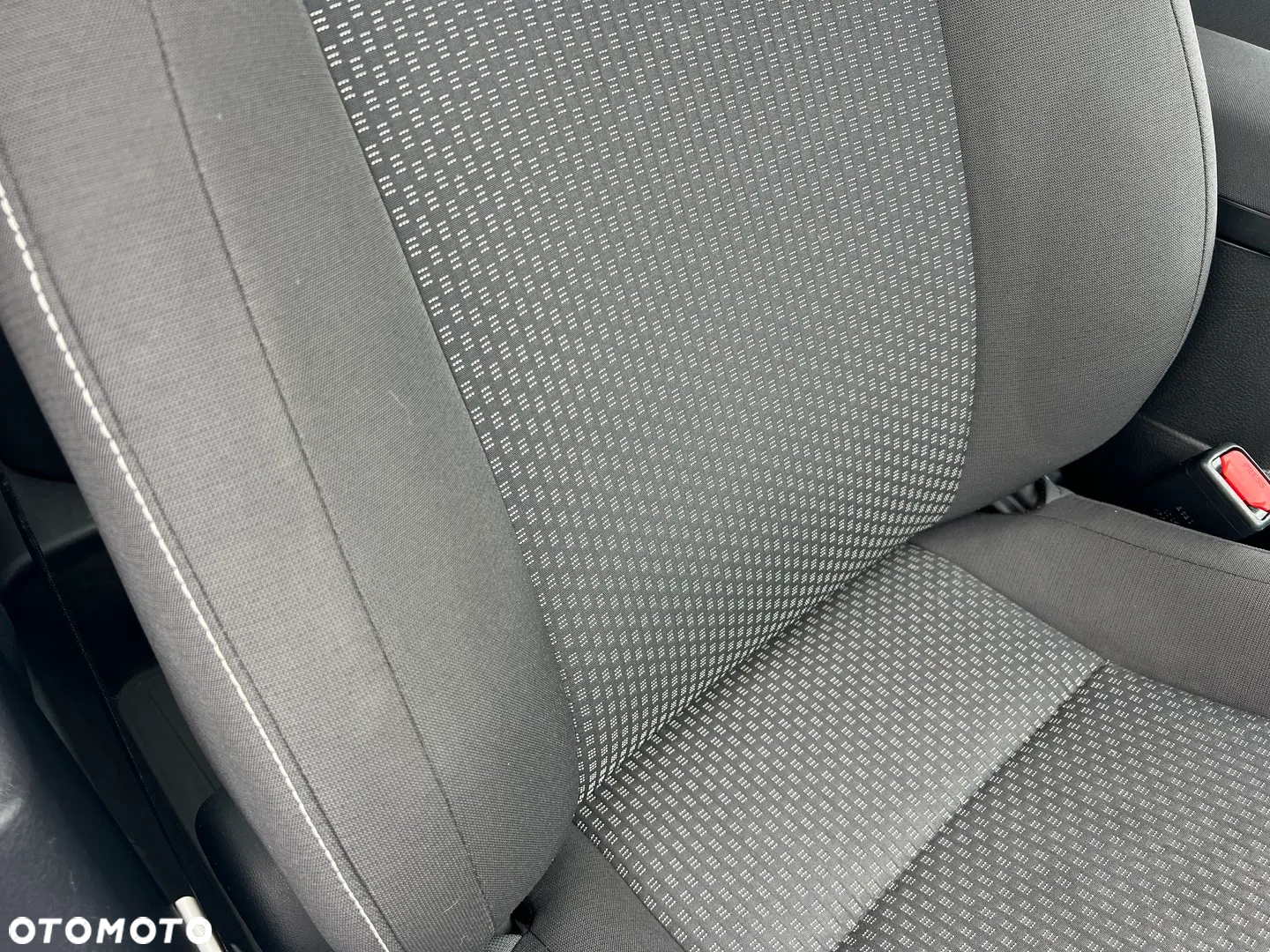 Toyota Corolla 1.6 Classic Plus - 26