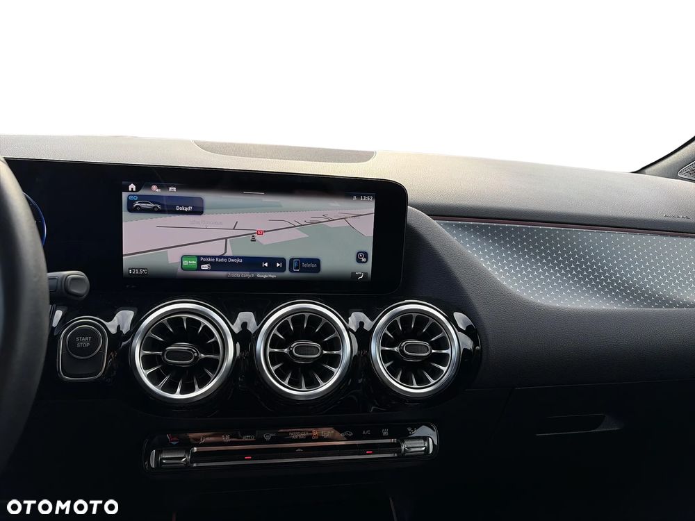 Mercedes-Benz EQA 300 66.5kWh 4-Matic AMG Line - 19