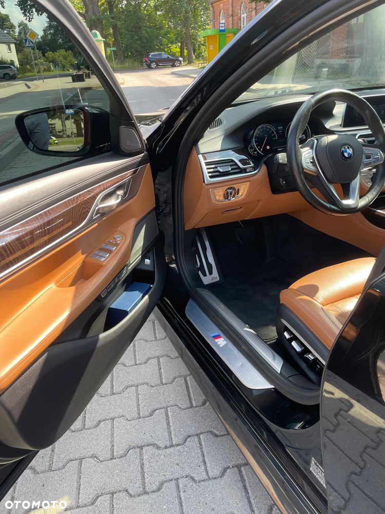 BMW Seria 7 750Li - 13