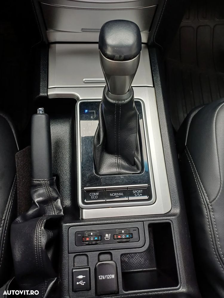 Toyota Land Cruiser 2.8l Turbo D-4D AVS Aut. Luxury - 19