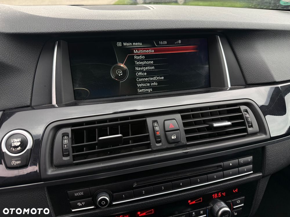 BMW Seria 5 520d Luxury Line - 24