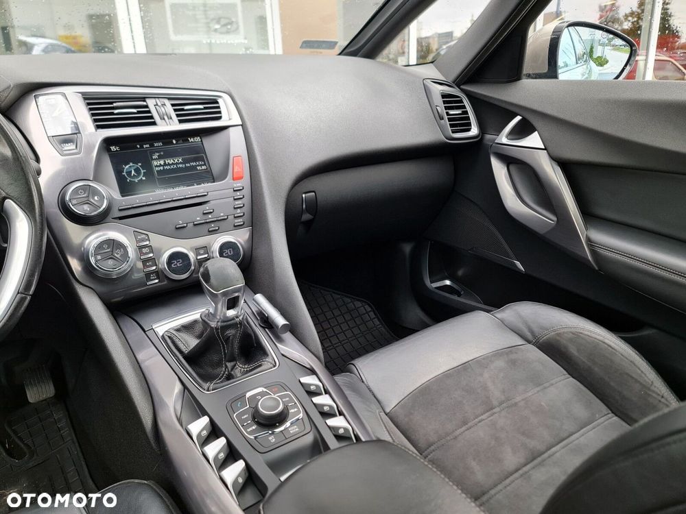Citroën DS5 1.6 BlueHDi SoChic - 22