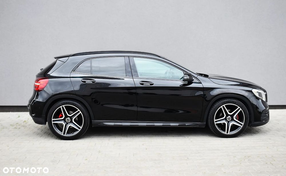 Mercedes-Benz GLA 200 d 7G-DCT AMG Line - 24