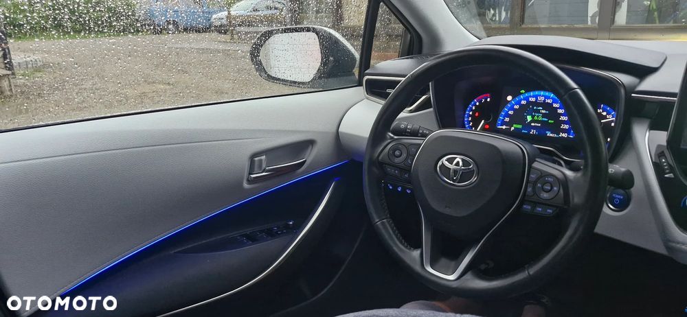 Toyota Corolla 2.0 Hybrid Executive - 25