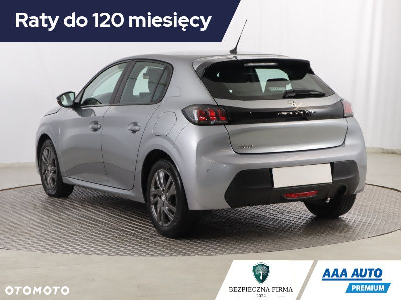 Peugeot 208 - 5