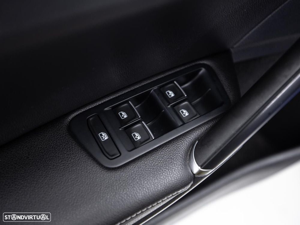 VW Golf Variant R 4Motion (BlueMotion ) DSG - 17