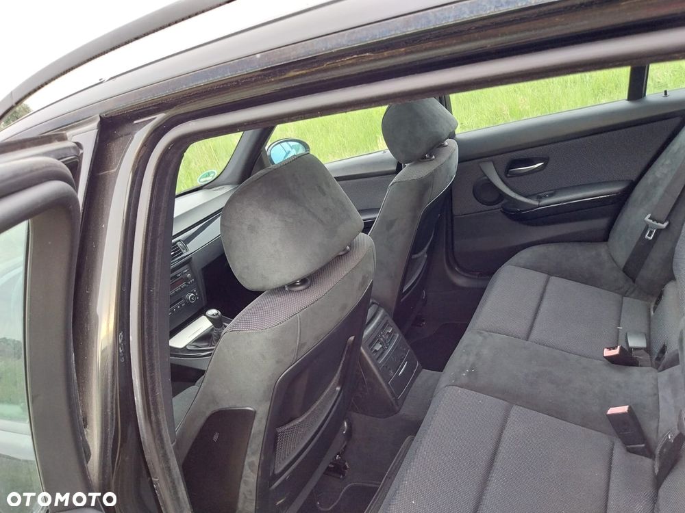 BMW Seria 3 320d - 14