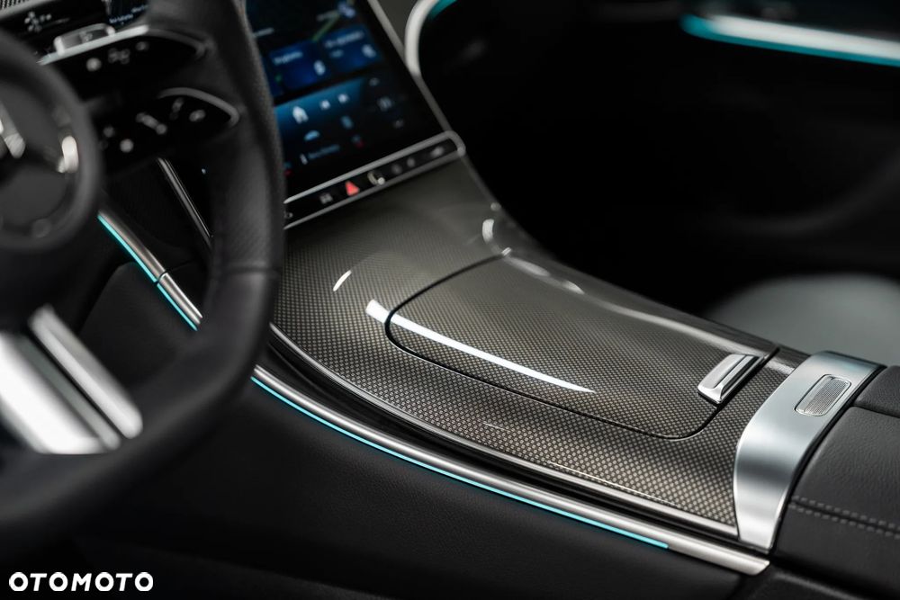 Mercedes-Benz GLC - 33