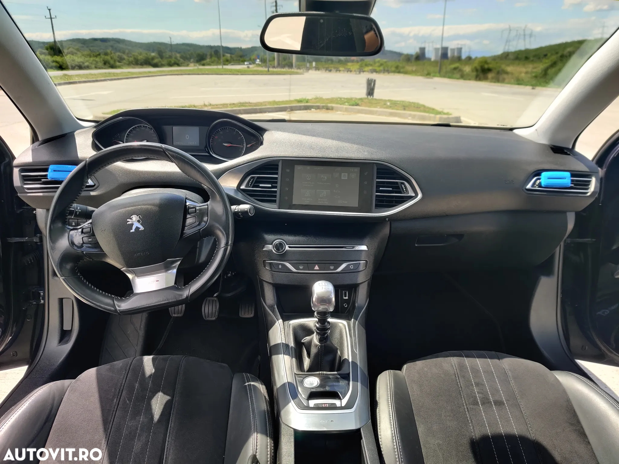 Peugeot 308 SW 1.2 L PureTech Turbo Allure - 5