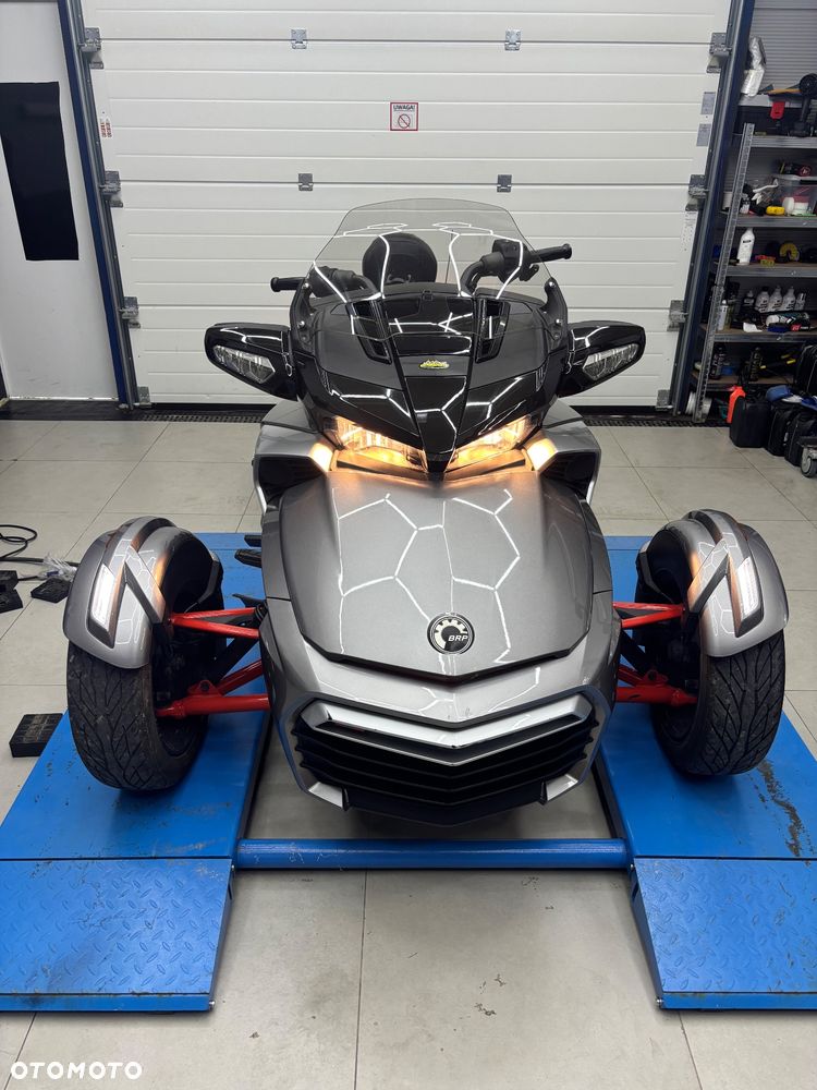 Can-Am Spyder - 2