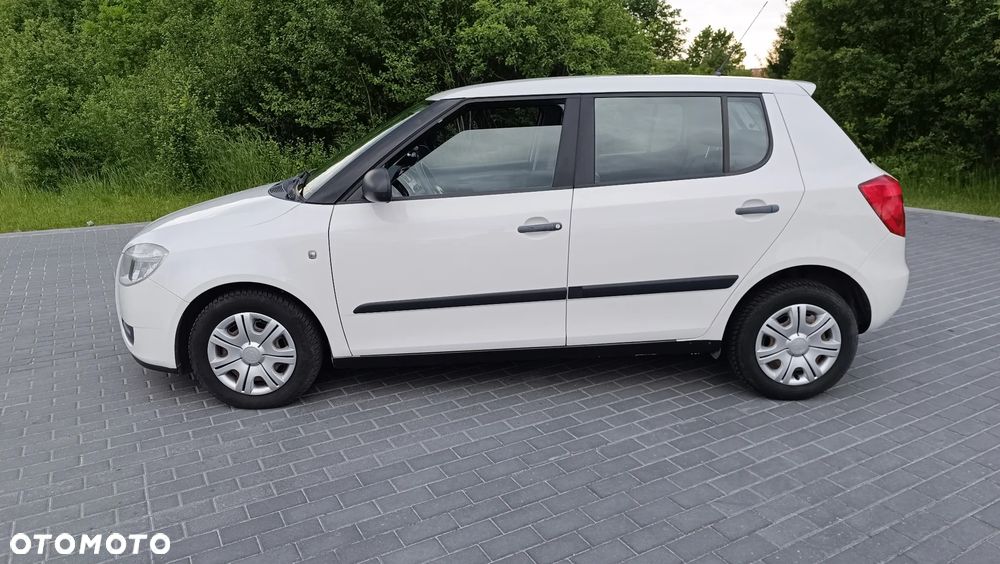 Skoda Fabia 1.2 HTP Ambiente - 4