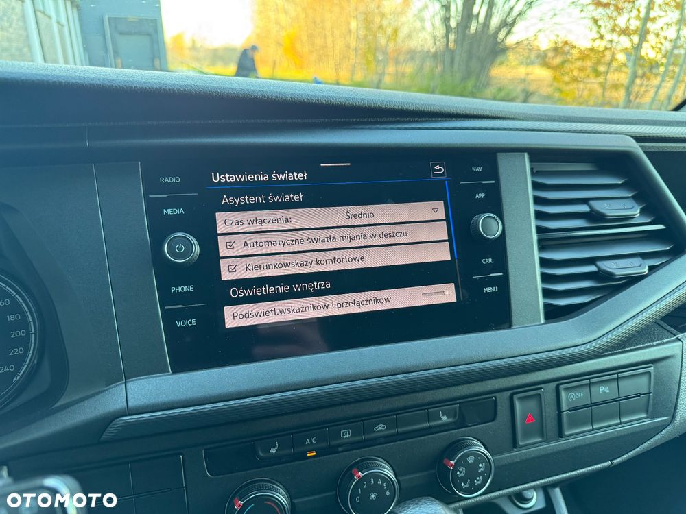 Volkswagen Transporter - 30