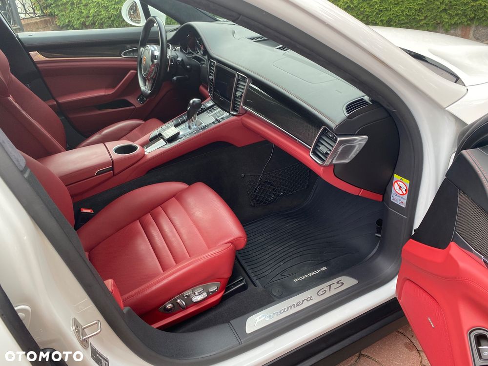 Porsche Panamera - 12