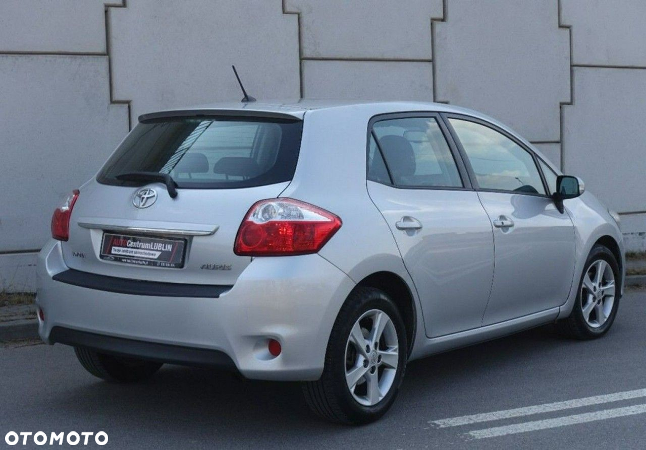 Toyota Auris - 11