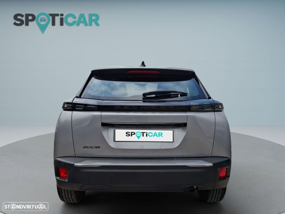 Peugeot 2008 1.2 PureTech Active — fotografia 7