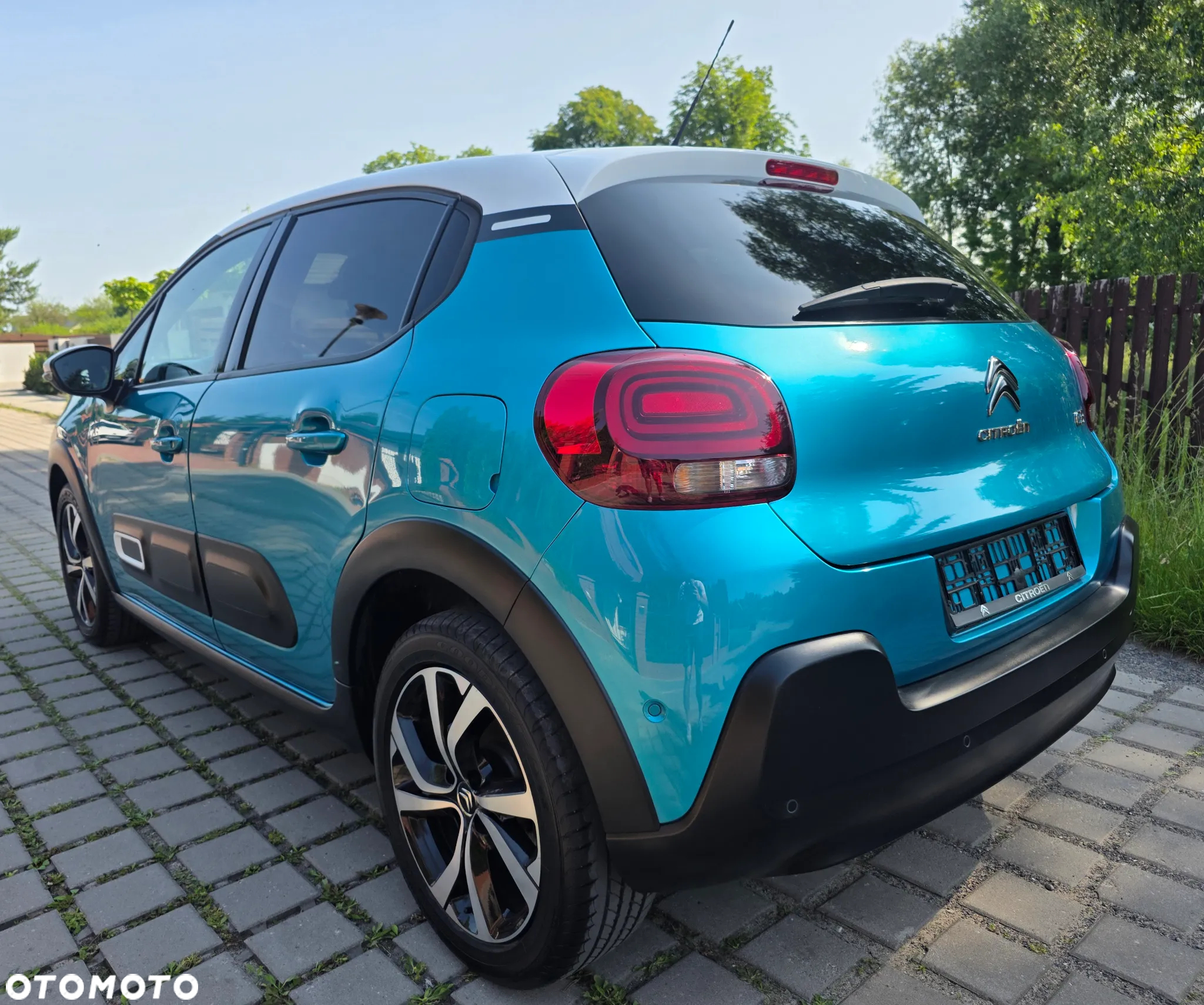Citroën C3 1.2 PureTech Shine EAT6 - 7