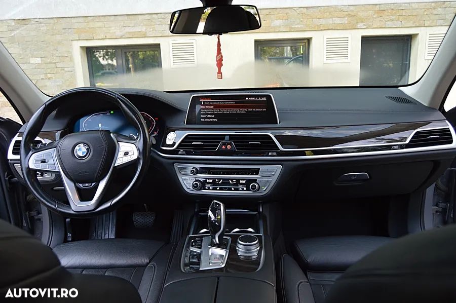 BMW Seria 7 - 32
