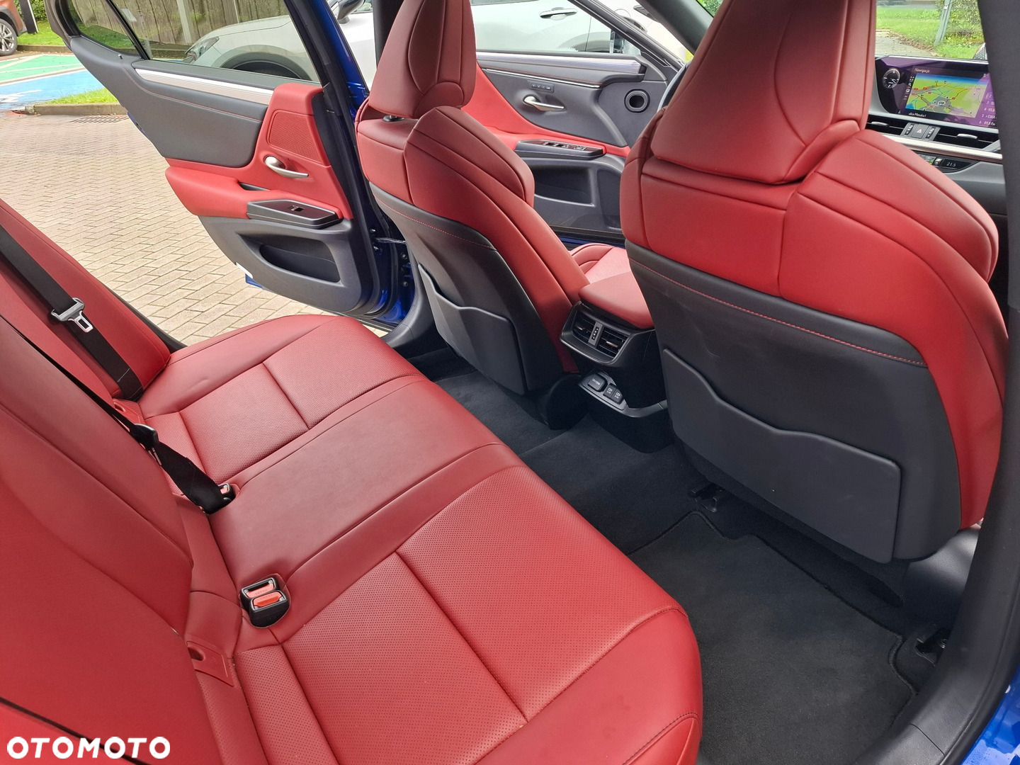 Lexus ES 300h F Sport Edition - 23