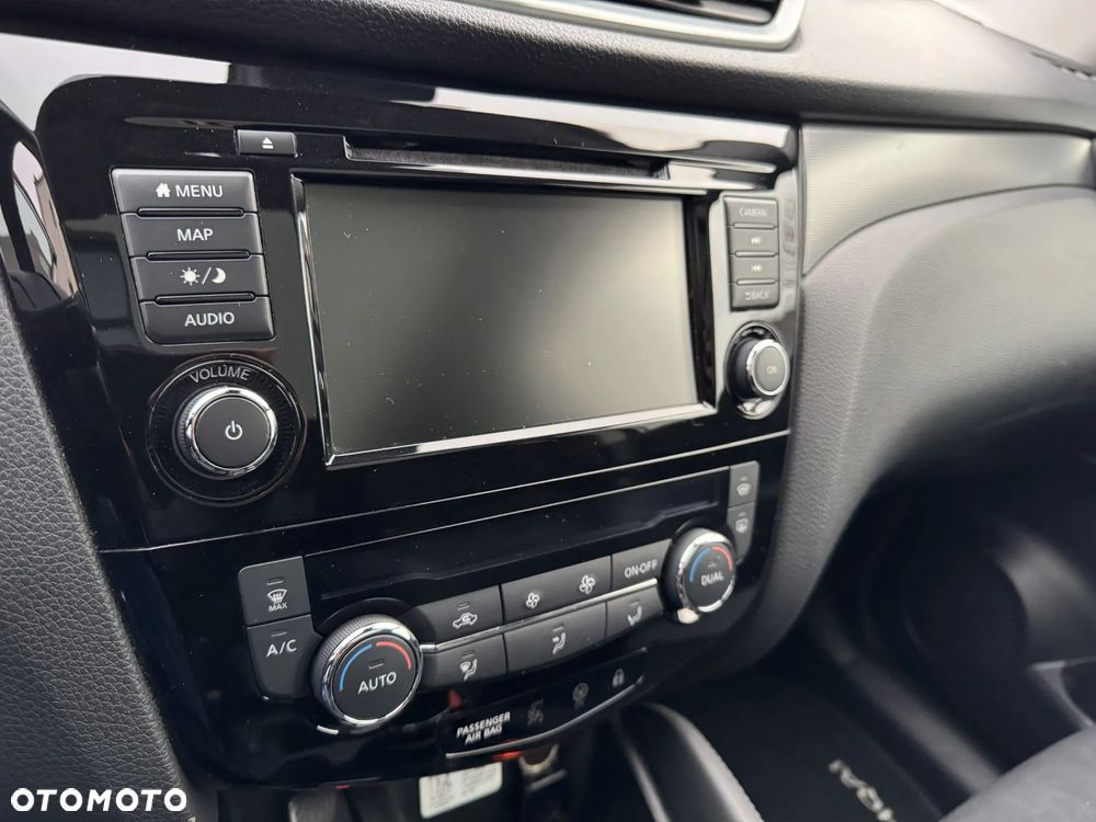 Nissan Qashqai 1.3 DIG-T N-CONNECTA - 19