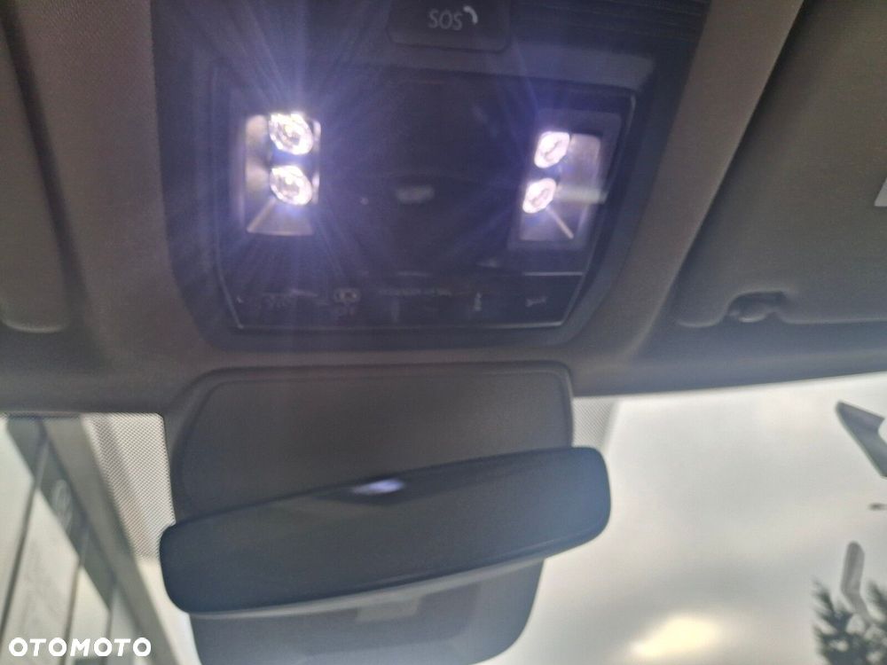 Volkswagen Multivan - 26