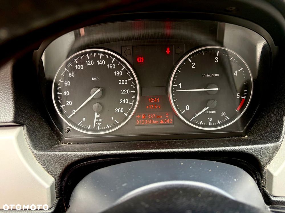 BMW Seria 3 320d - 12