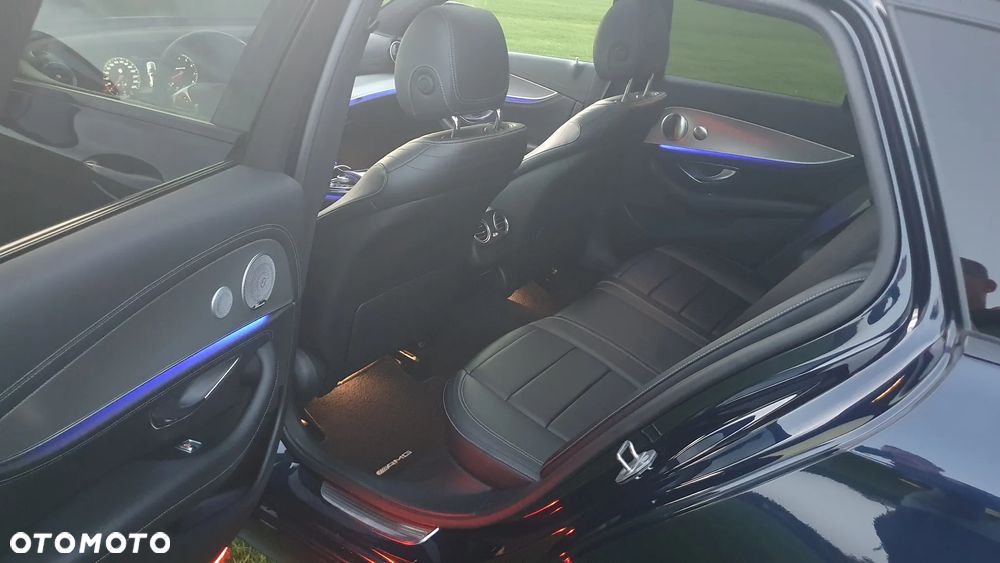 Mercedes-Benz Klasa E 400 4-Matic 9G-TRONIC - 10