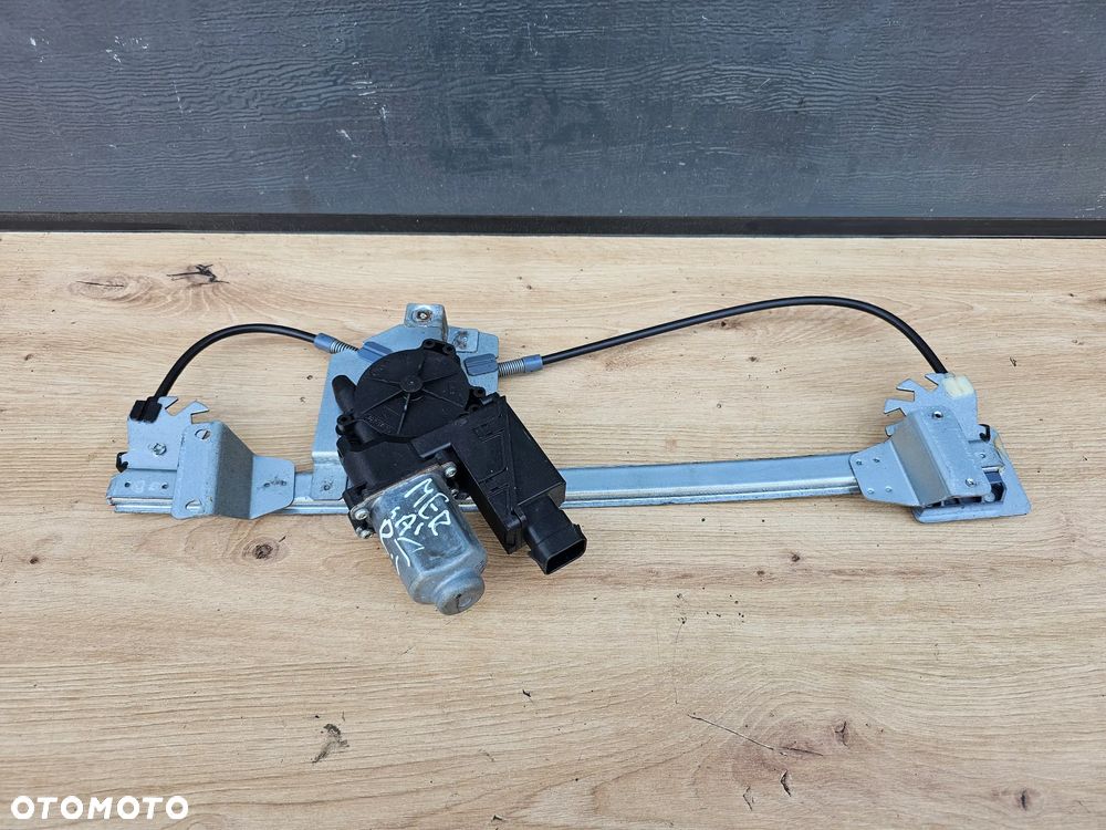 PODNOŚNIK ELEKTRYCZNY SZYBY PRAWY TYŁ OPEL MERIVA A EUROPA 93389554 - 2