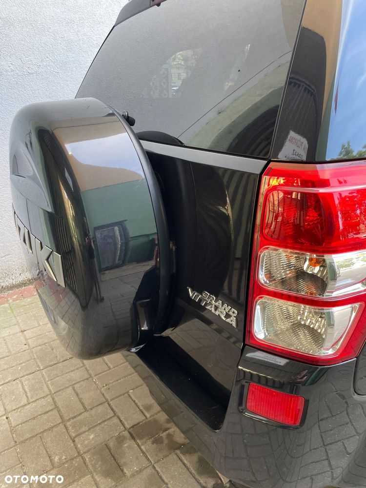 Suzuki Grand Vitara 2.0 De luxe - 9