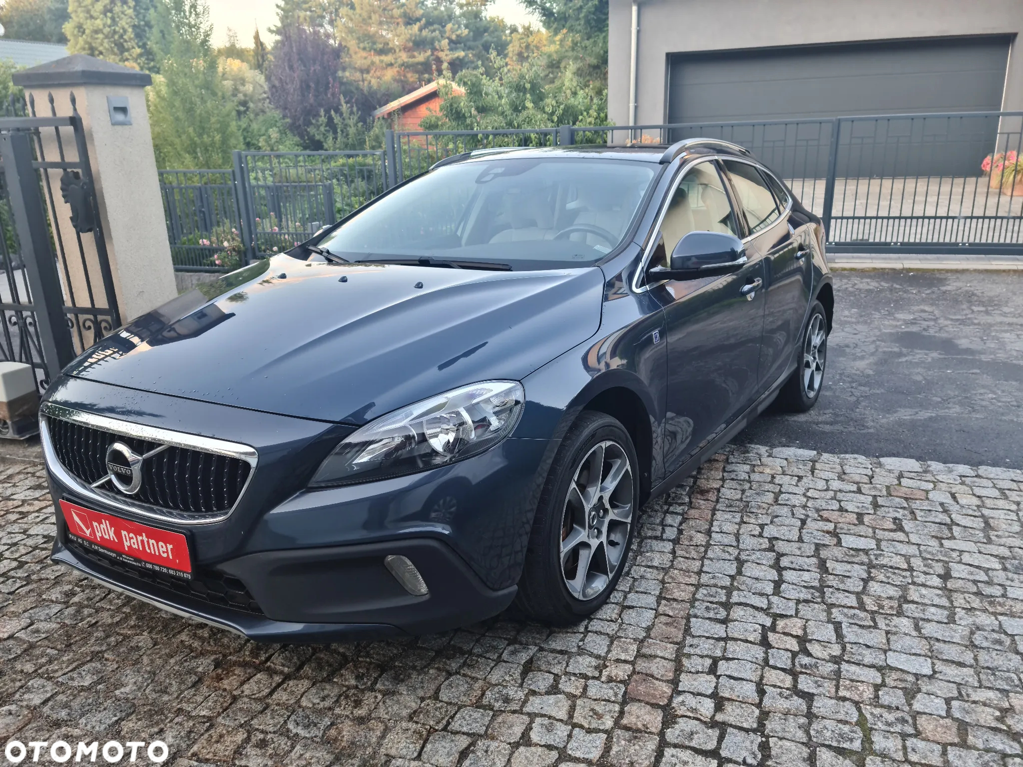 Volvo V40 D2 Drive-E R-Design Momentum - 27
