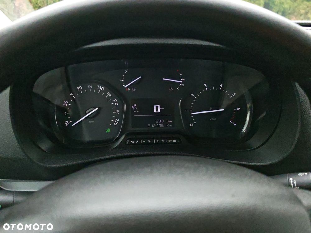 Opel VIVARO - 27