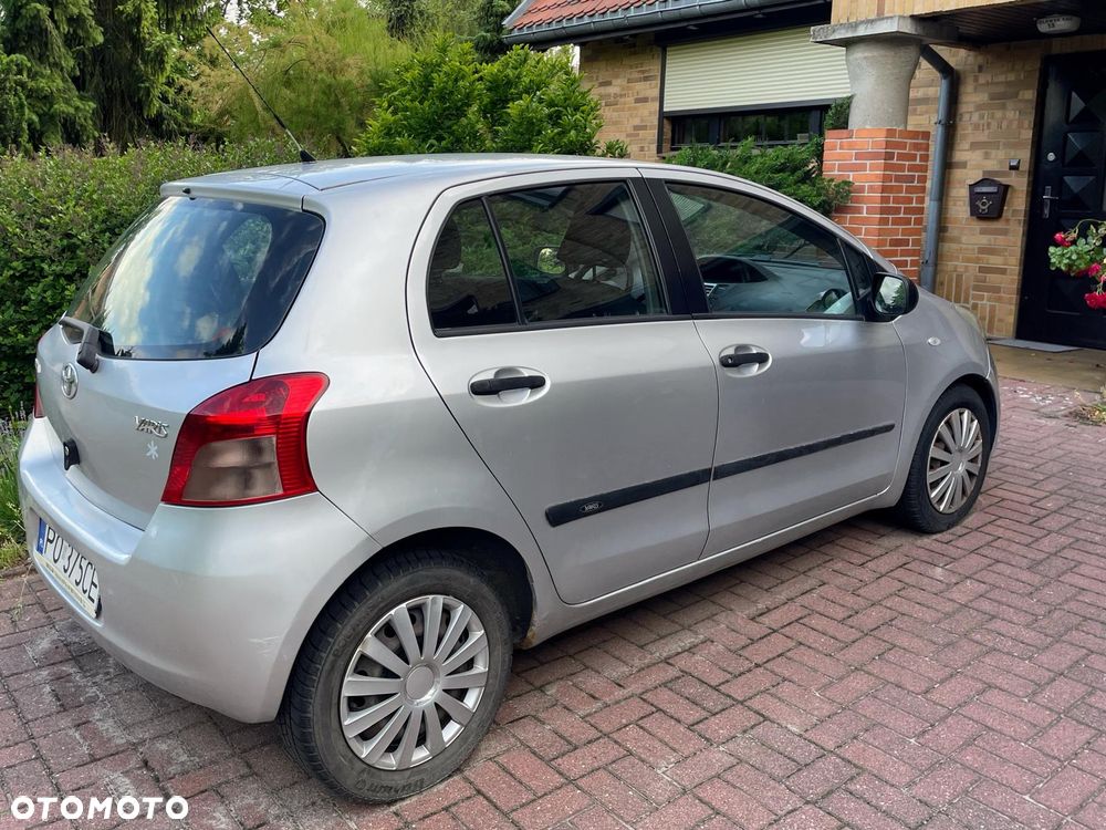 Toyota Yaris 2006 photo 4
