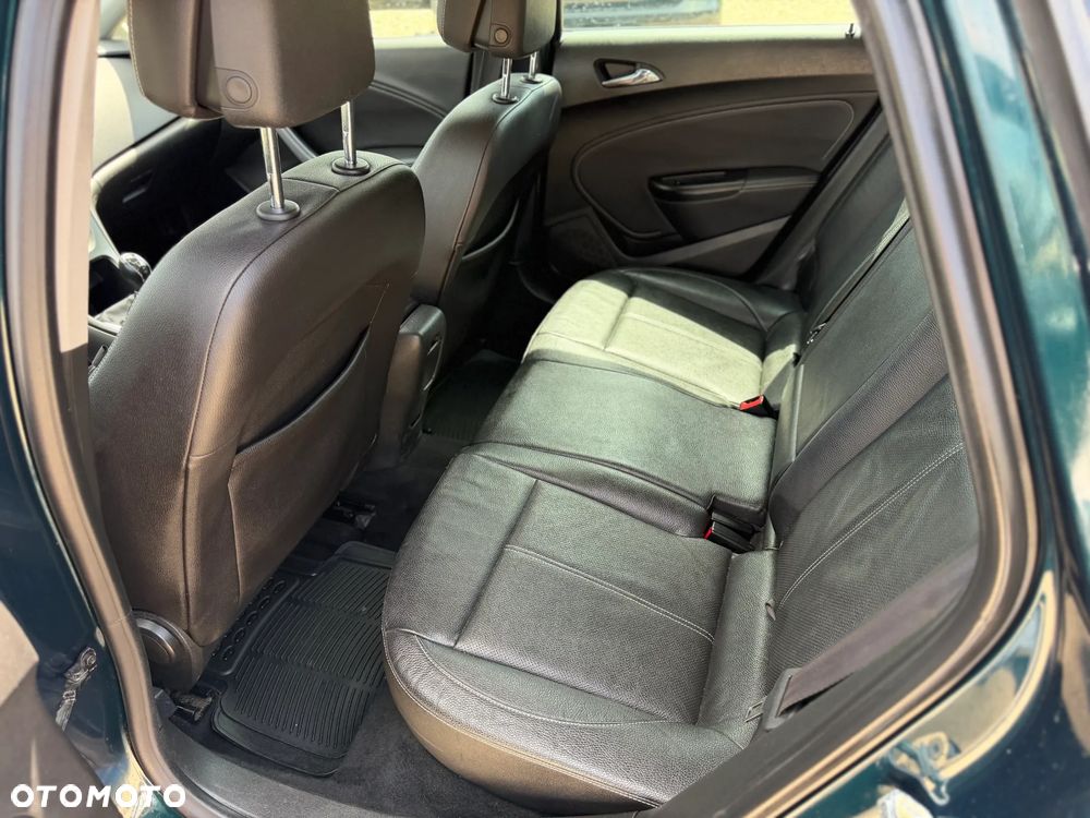 Opel Astra 2.0 CDTI DPF SportsTourer Exklusiv - 8