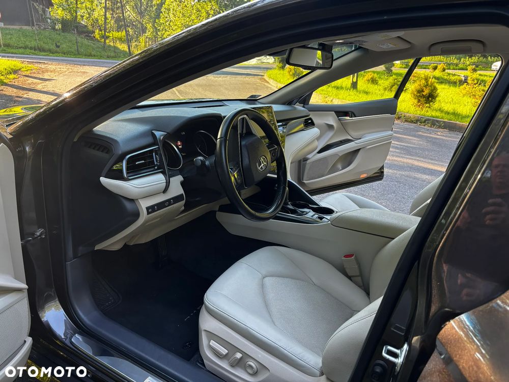 Toyota Camry 2.5 Hybrid Comfort CVT - 9