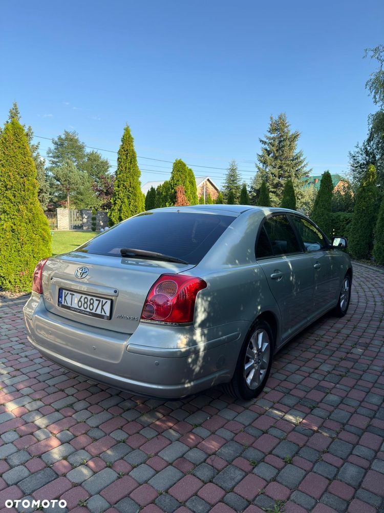 Toyota Avensis 1.8 VVT-i Sol - 11