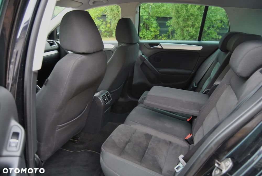 Volkswagen Golf - 6