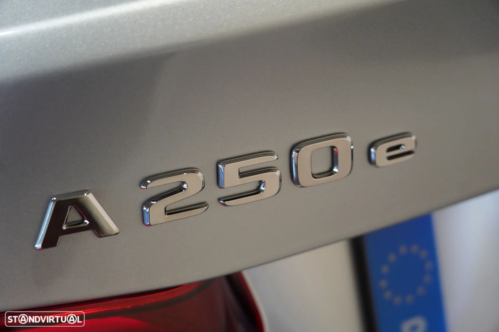 Mercedes-Benz A 250 e - 28