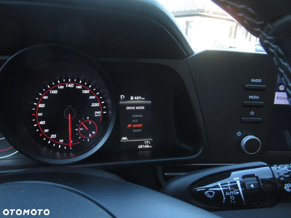 Hyundai Elantra 1.6 Smart CVT - 35