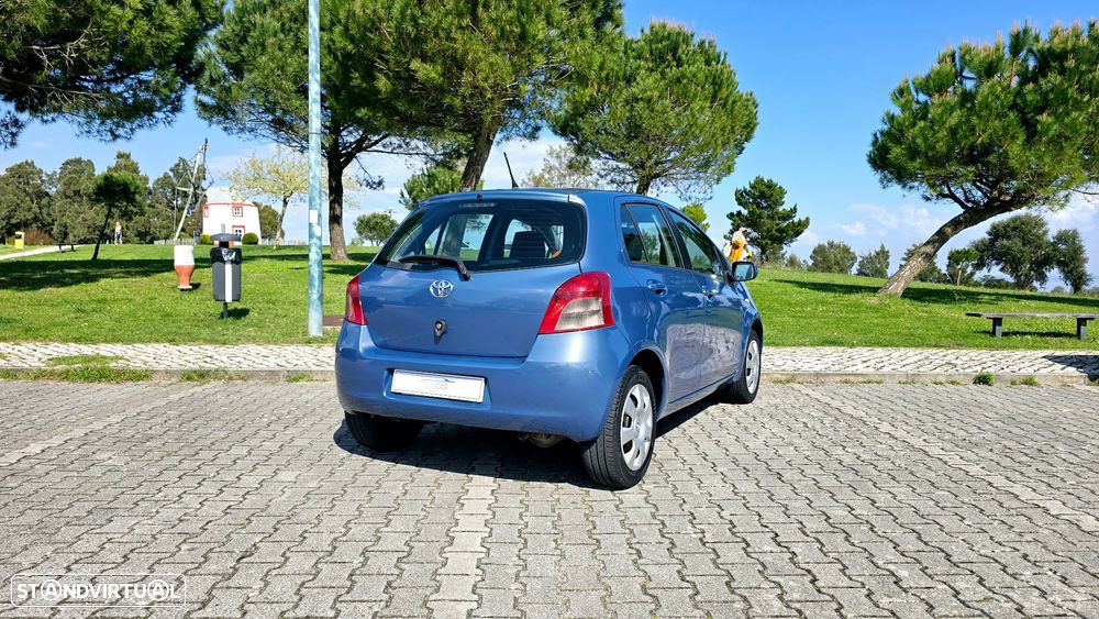 Toyota Yaris 1.0 VVT-i Sol+AC - 4