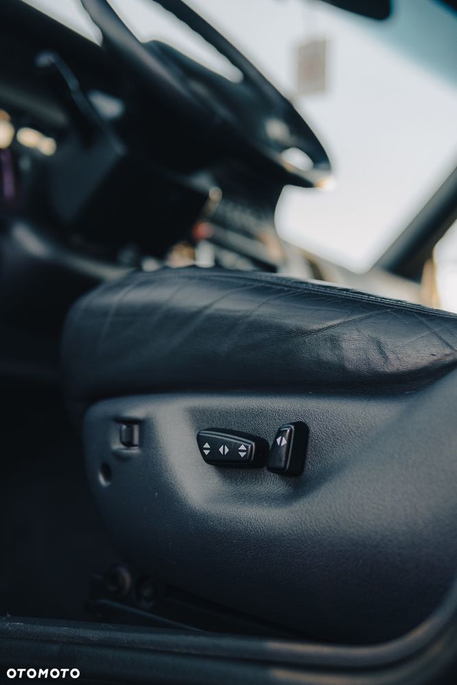 Jeep Grand Cherokee - 21