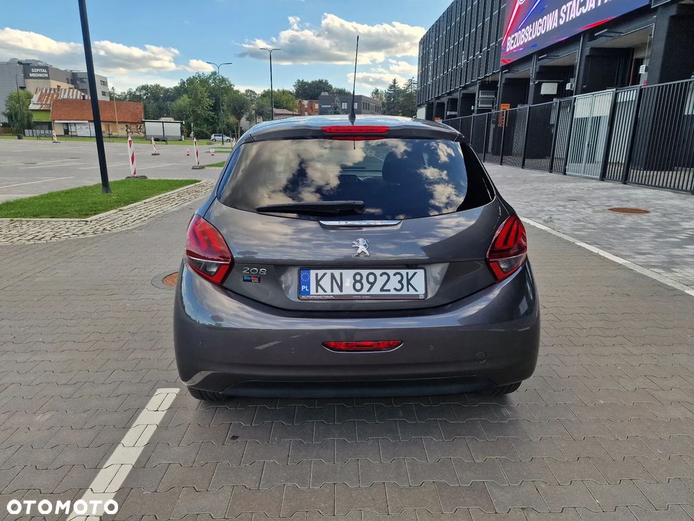 Peugeot 208 - 16
