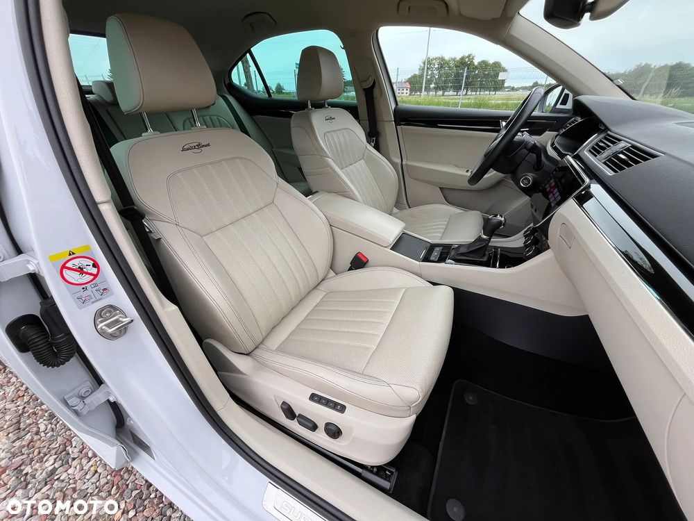 Skoda Superb 2.0 TDI SCR L&K DSG - 38